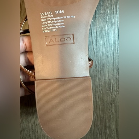 Aldo Brown Sandals with Gold Details - Picture 4 of 6